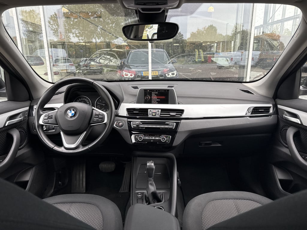 BMW X1 sdrive20i centennial executive | nl-auto | 1e eig | dealer oh | navi