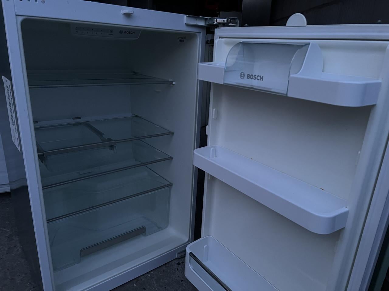 Bosch inbouw Koelkast energielabel A++ 87x55 cm. Als nieuw