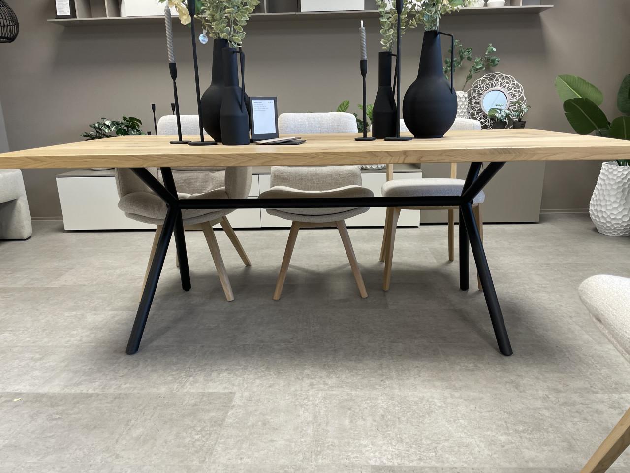 Complete eetset : eiken tafel met stoelen