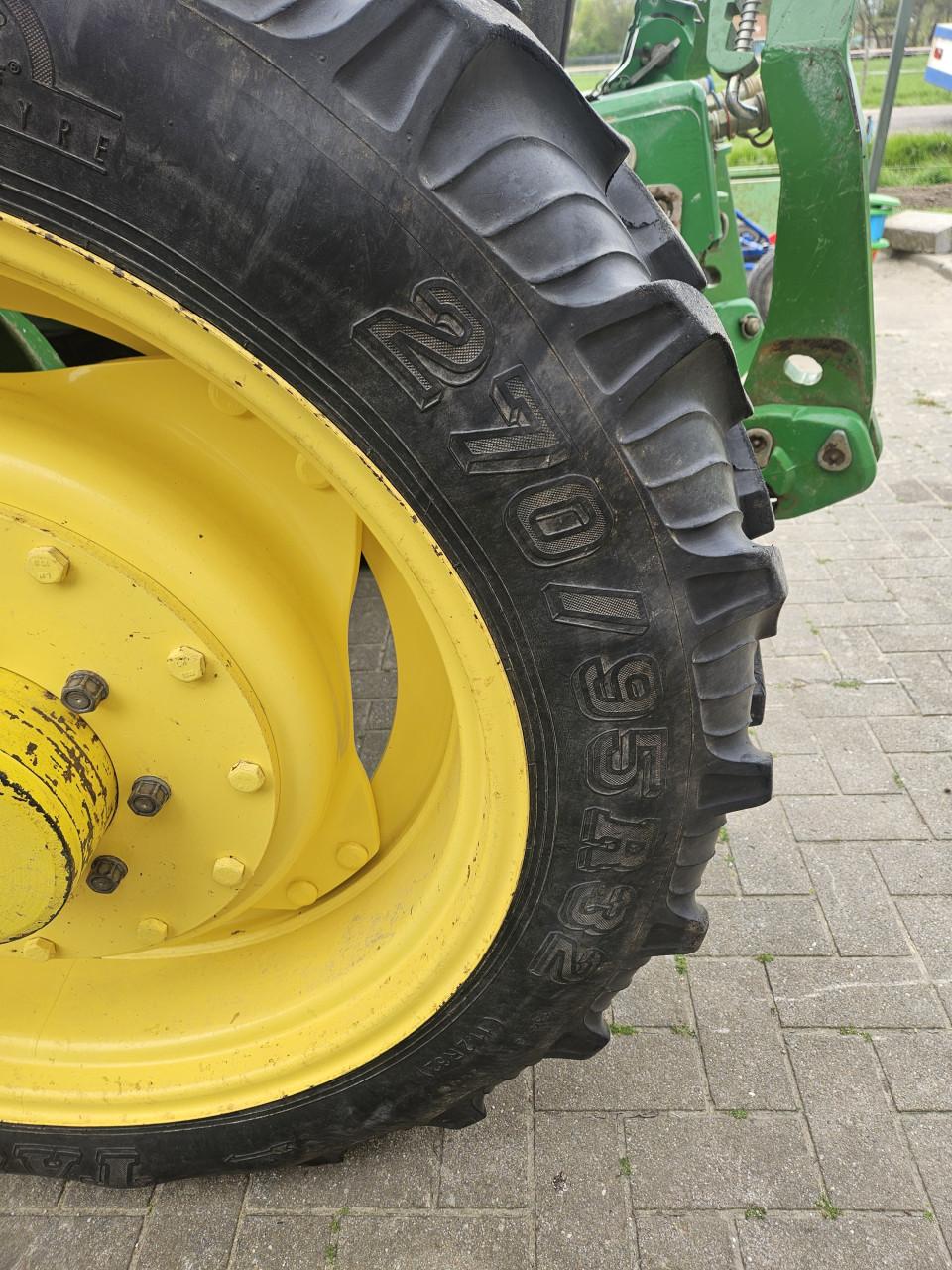John deere 6320