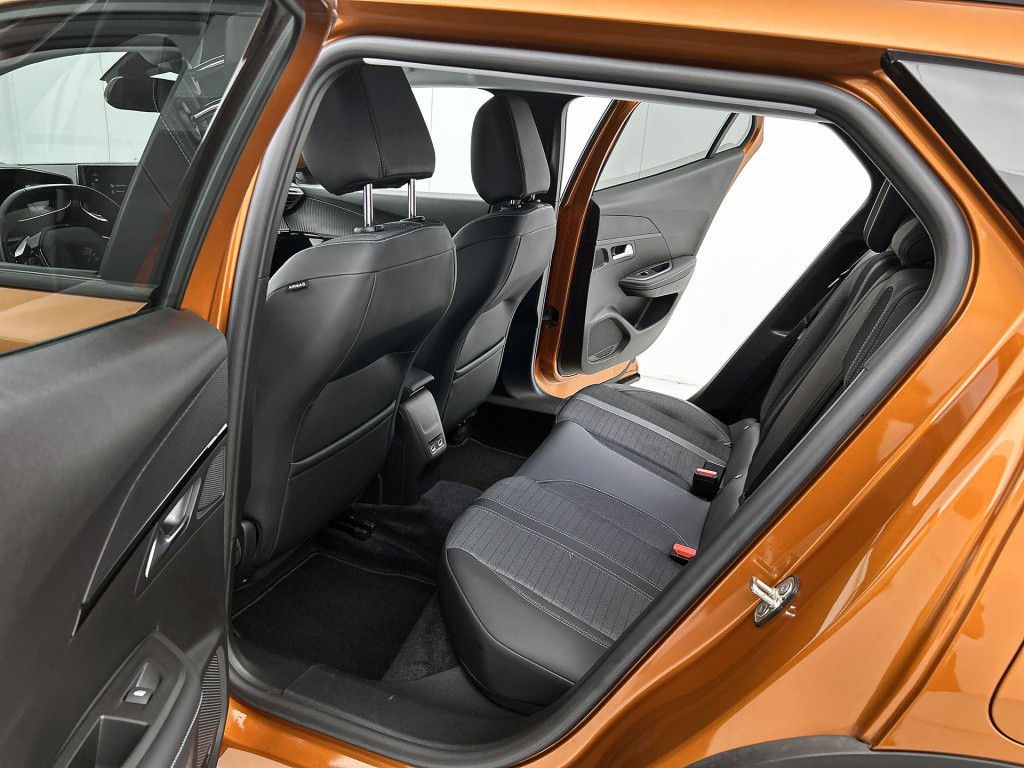 Peugeot E-2008 ev allure pack 50 kwh | rijklaar | keyless | camera | naviga