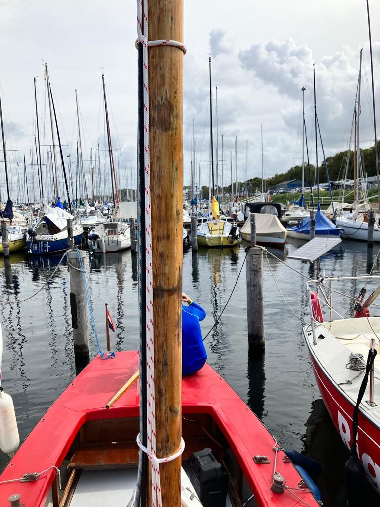 16 kwadraat open zeilboot met electromotor