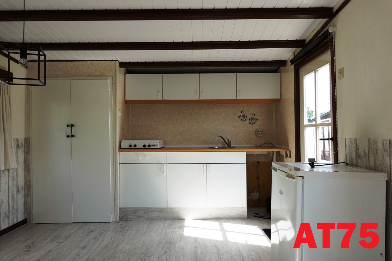 Betaalbaar chalet met gezellig interieur en kunststof buitenzijde te koop