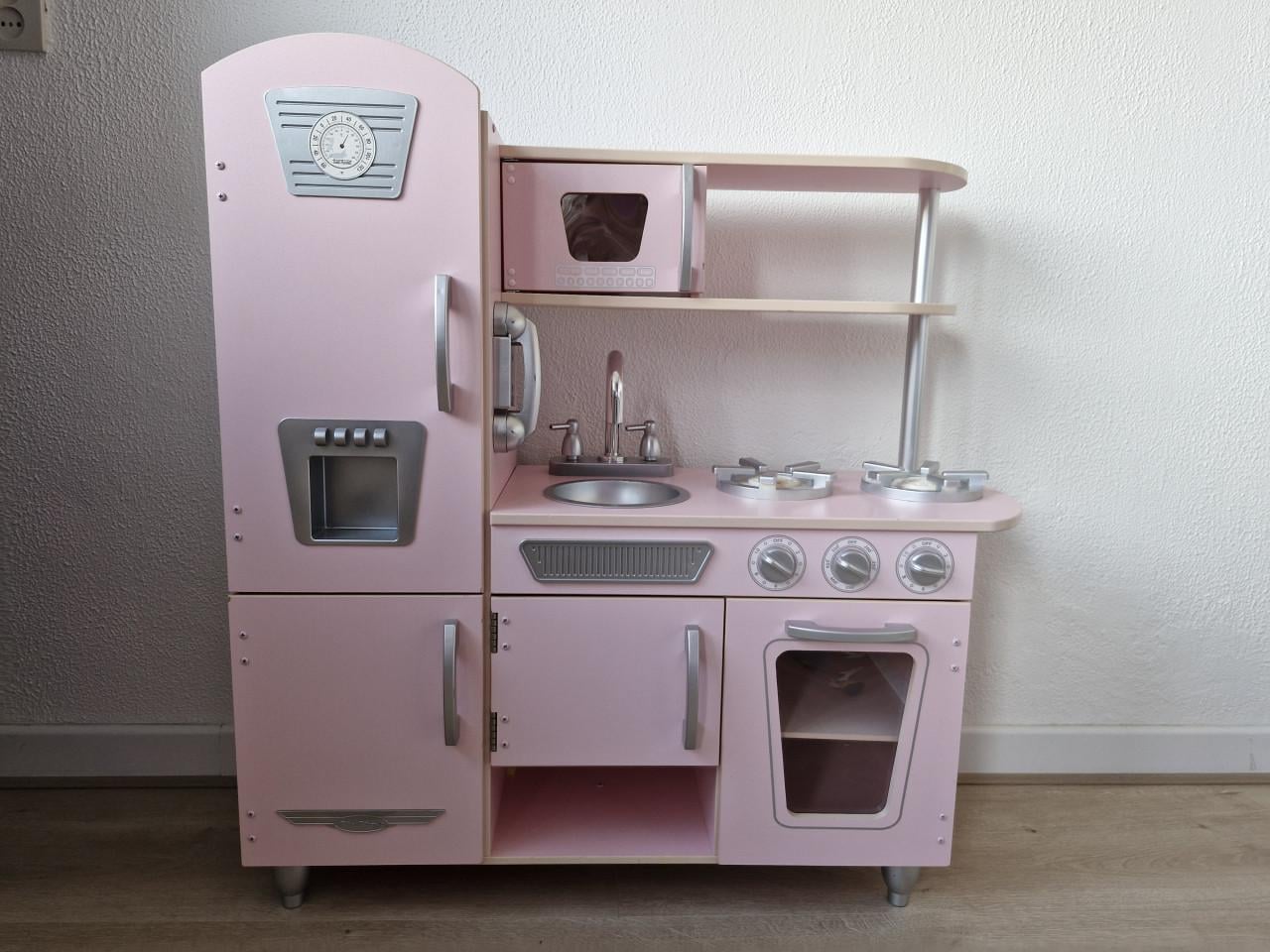 Leuk roze speelkeukentje