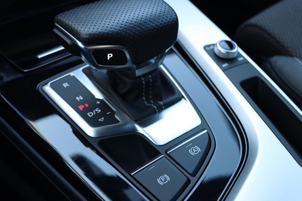 Audi A4 limousine 40 tfsi s edition