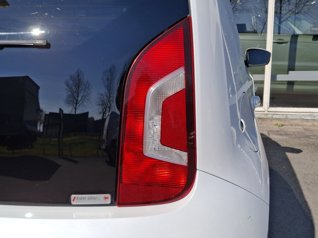 Volkswagen UP! 1.0 high up! bluemotion 5-deurs | stoelverwarming | navi | b
