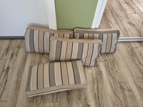 Prachtige set tuinkussens, loungeset kussens beige, ecru.