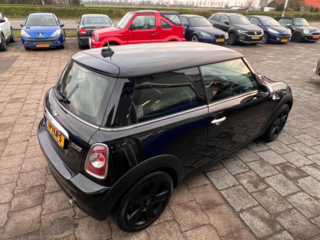 Mini Cooper mini 1.6 10 years ii, navigatie, leer, lm velgen enz...