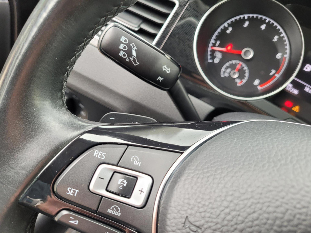 Volkswagen Golf Sportsvan 1.2 tsi highline business bluemotion automaat sou