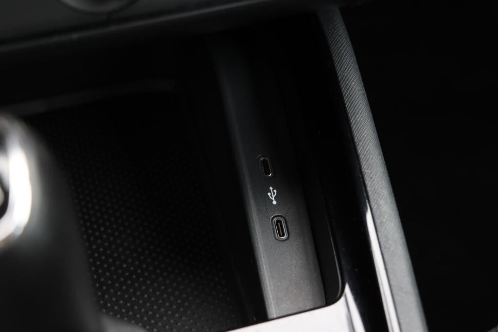 Skoda Kamiq 1.0 tsi ambition 110pk | carplay | cruisecontrol | airco