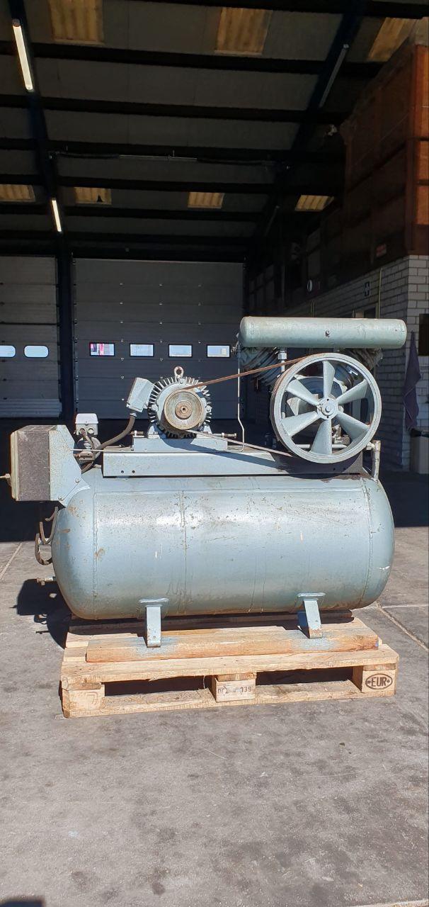 GRASSO compressor L-82-1 uit 1972 15Bar 380Volt 325Liter