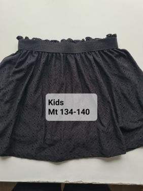 Nieuwe zwarte broderie rok met onderrok - Maat 134/140
