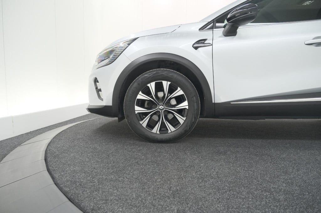 Renault Captur tce 140 edc techno | camera | 9.3 inch groot scherm | stoelv