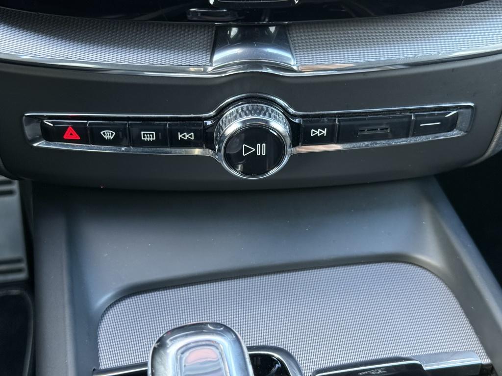 Volvo XC60 t8 390pk recharge r-design| panodak| luchtvering| trekhaak| came