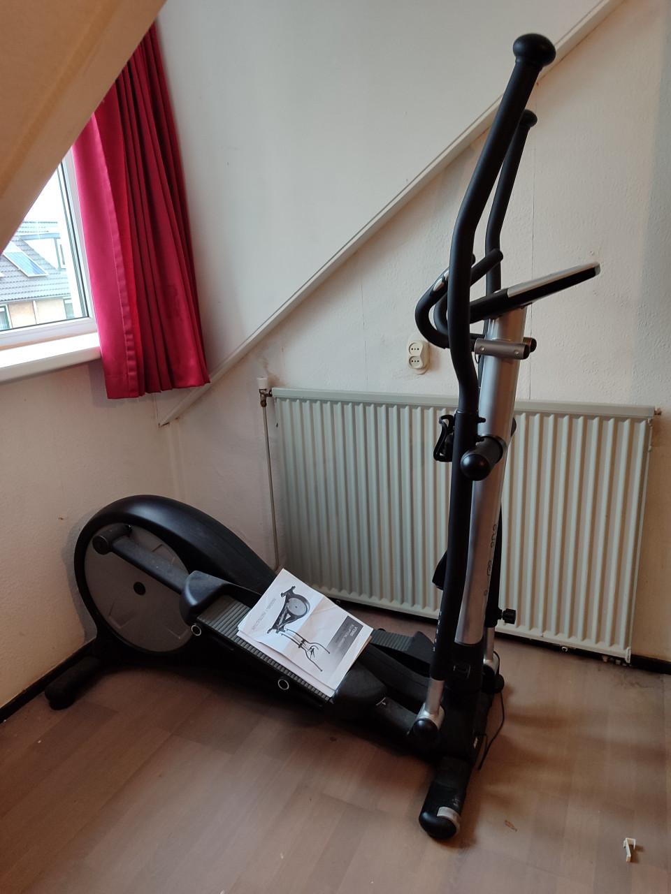 Cross trainer