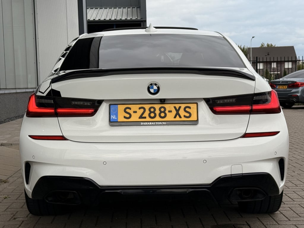 BMW 3-serie 320i m-sport | schuifdak | acc | leder | memory | laser | 20 in
