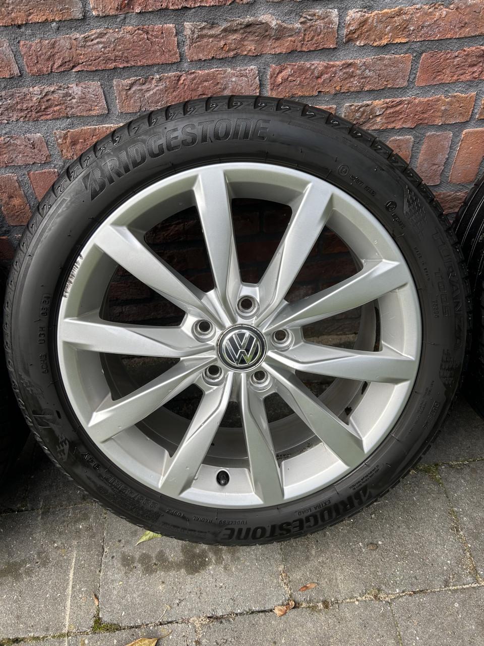Volkswagen velgen 17 inch incl banden