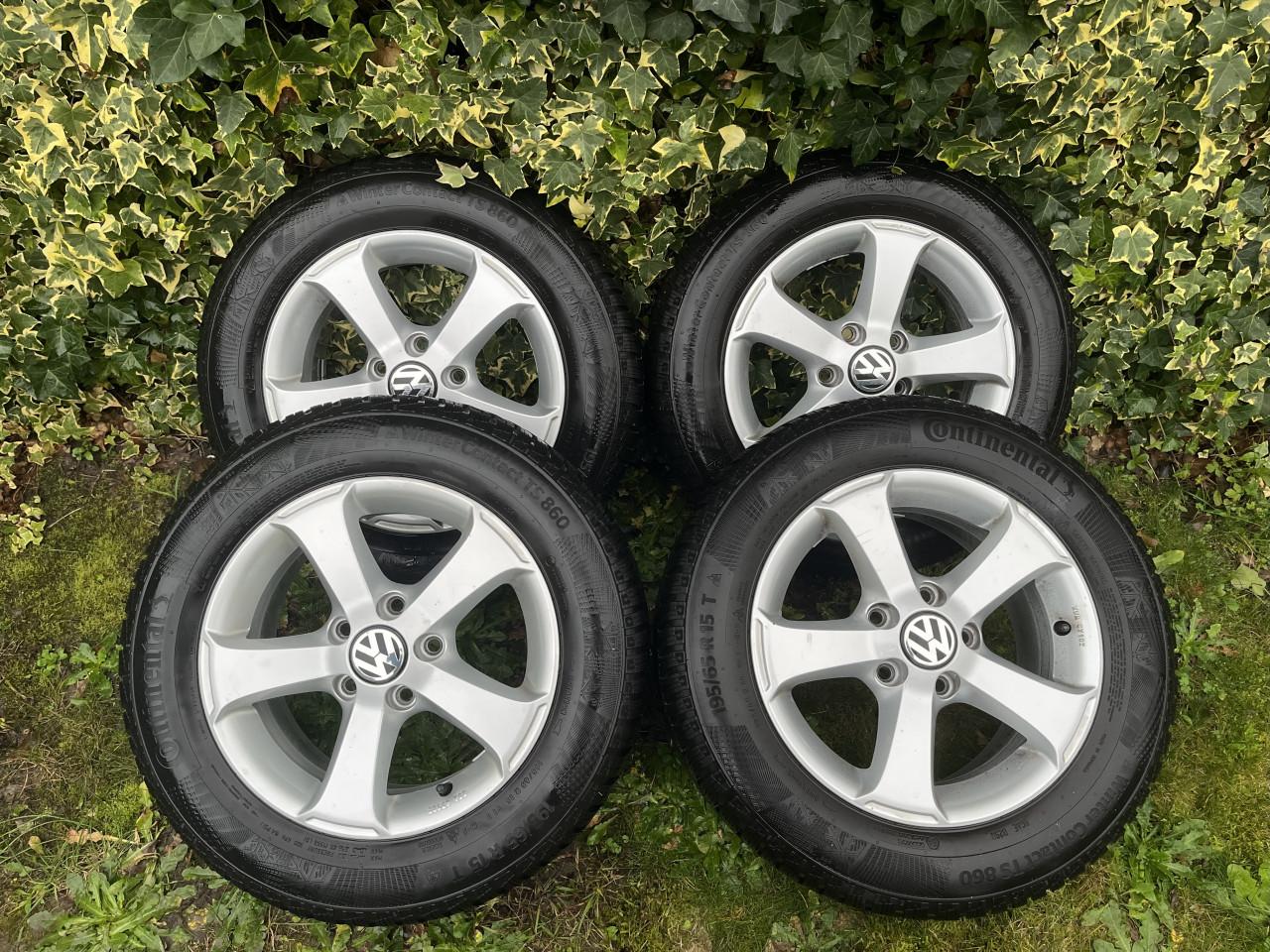 VW lichtmetalen velgen 15" met winterbanden