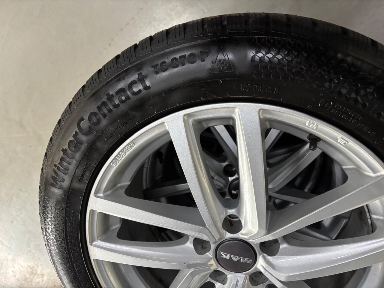 235/55/R18 H winterbanden met 18 inch velgen