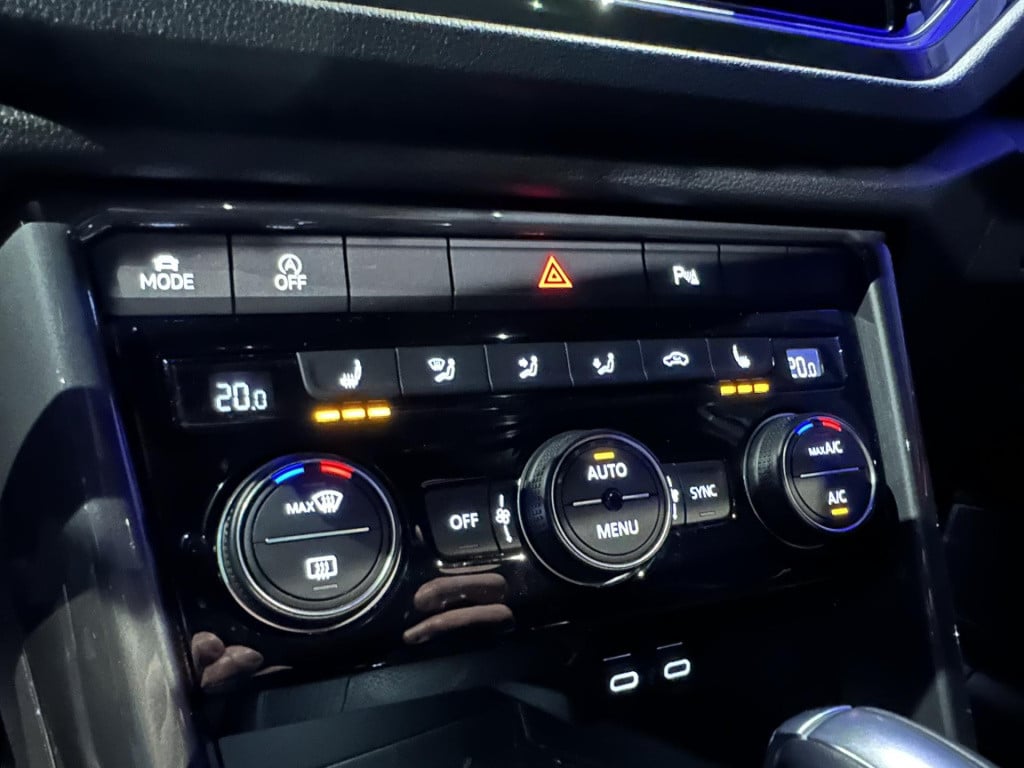 Volkswagen T-roc 1.5 tsi sport *pano*acc*camera*
