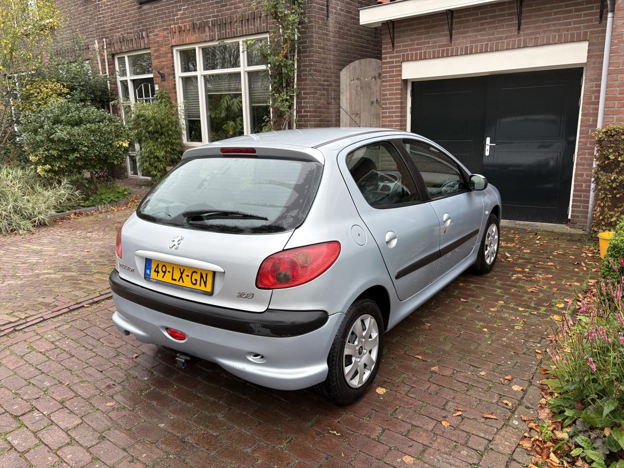 Te koop: Peugeot 206, 5 deurs , slechts 70.671 km gereden
