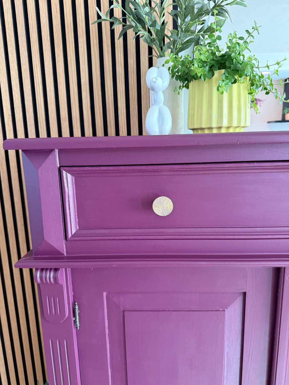 Houten kast paars