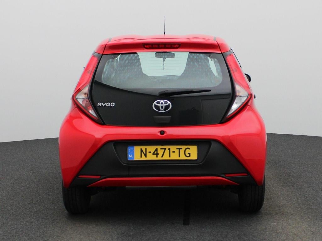 Toyota Aygo 1.0 vvt-i x-fun | 5-deurs | lage km stand | airco | bluetooth |