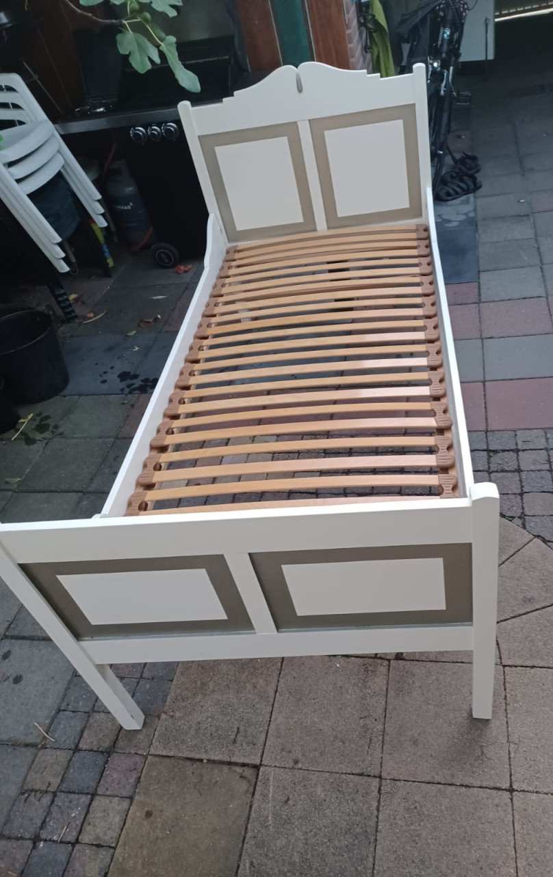 Bed 90×200 cm