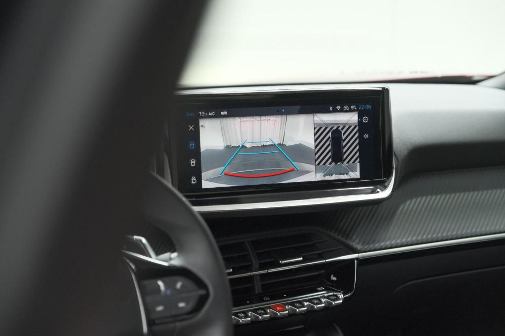 Peugeot 2008 puretech 130 eat8 allure | 360 camera | allseason banden | ada