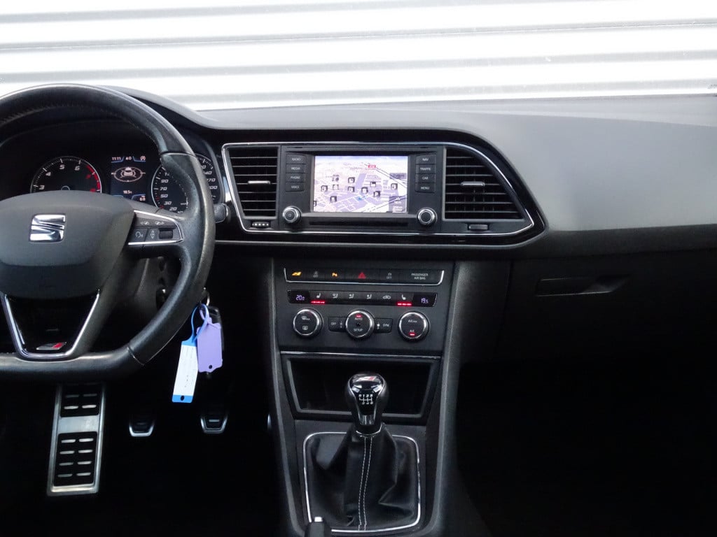 Seat Leon sc 2.0 tsi cupra 280 | pano | stoelverwarming | navi