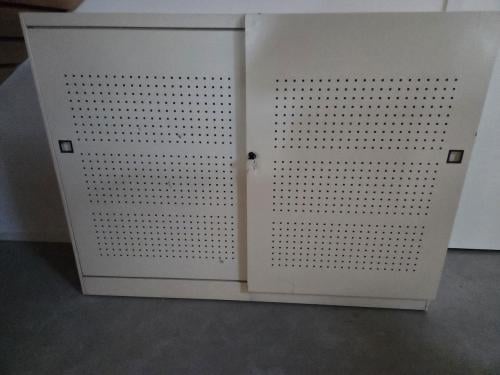 Kast met schuifdeuren