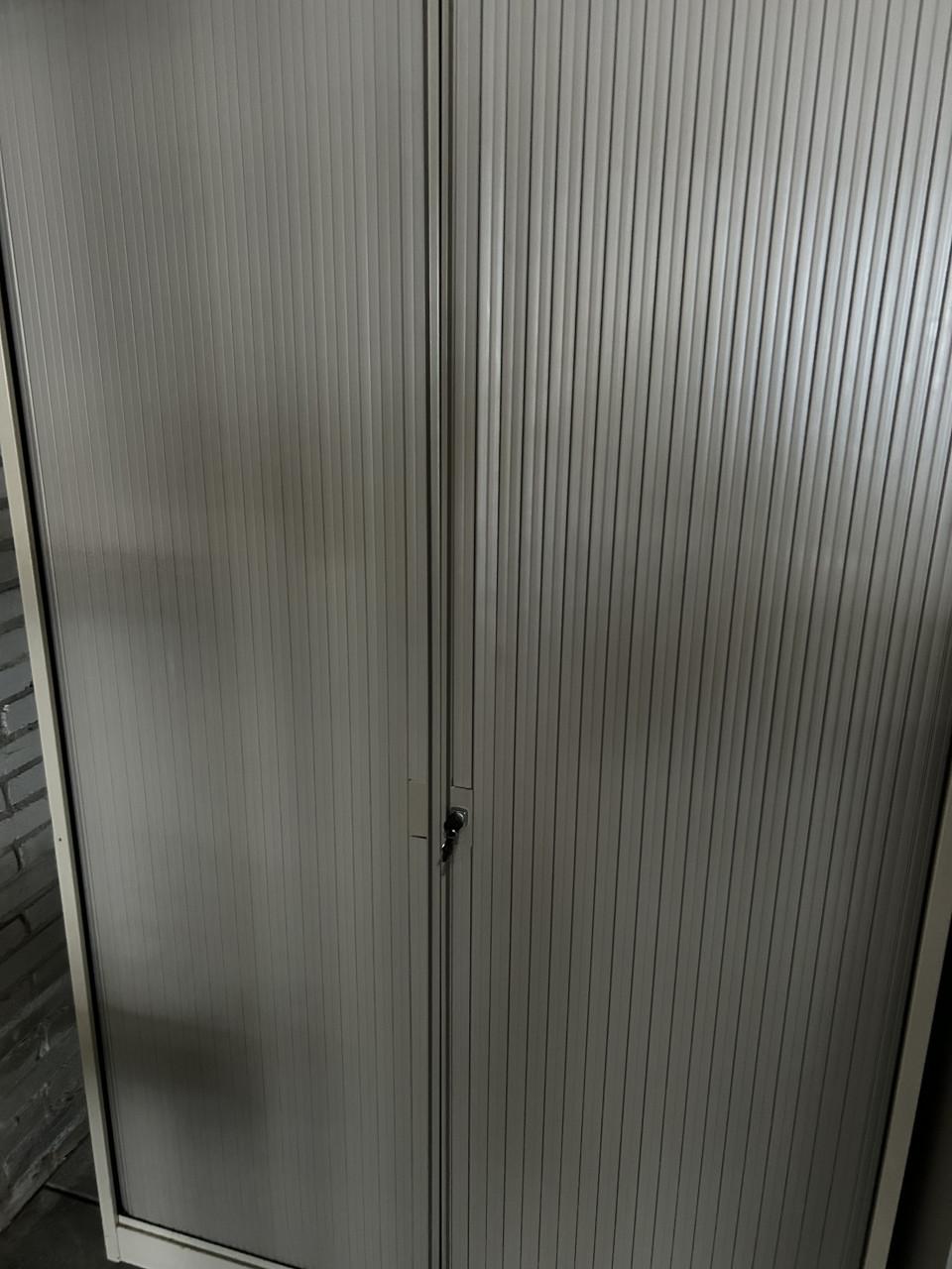 Roldeurkast archiefkast