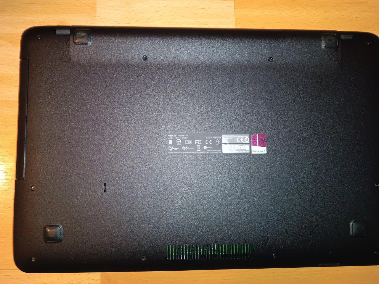 Laptop Asus F571L