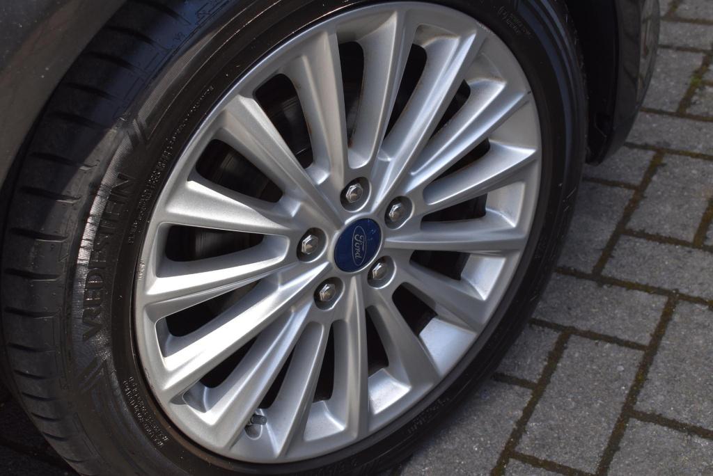 Ford Focus wagon 1.0 titanium edition | wegklapbare trekhaak | climate cont