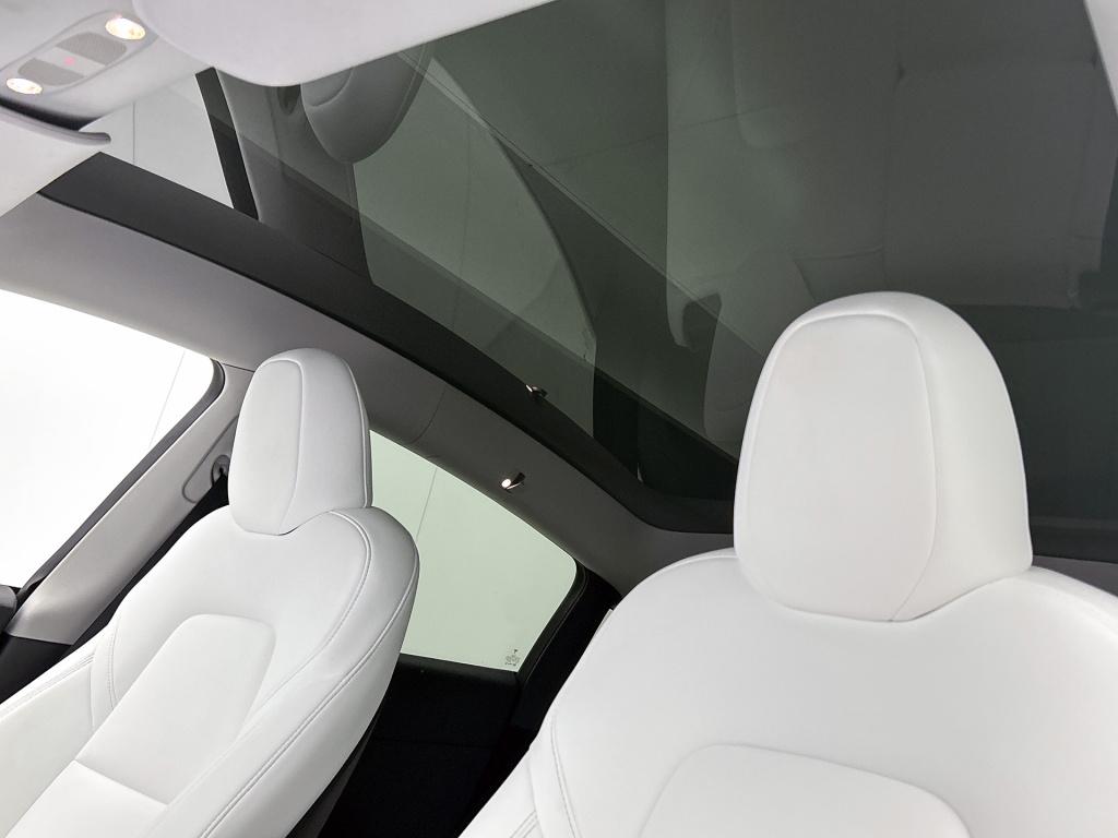 Tesla Model Y performance awd 75 kwh | leder | parkeercamera | schuif-kante