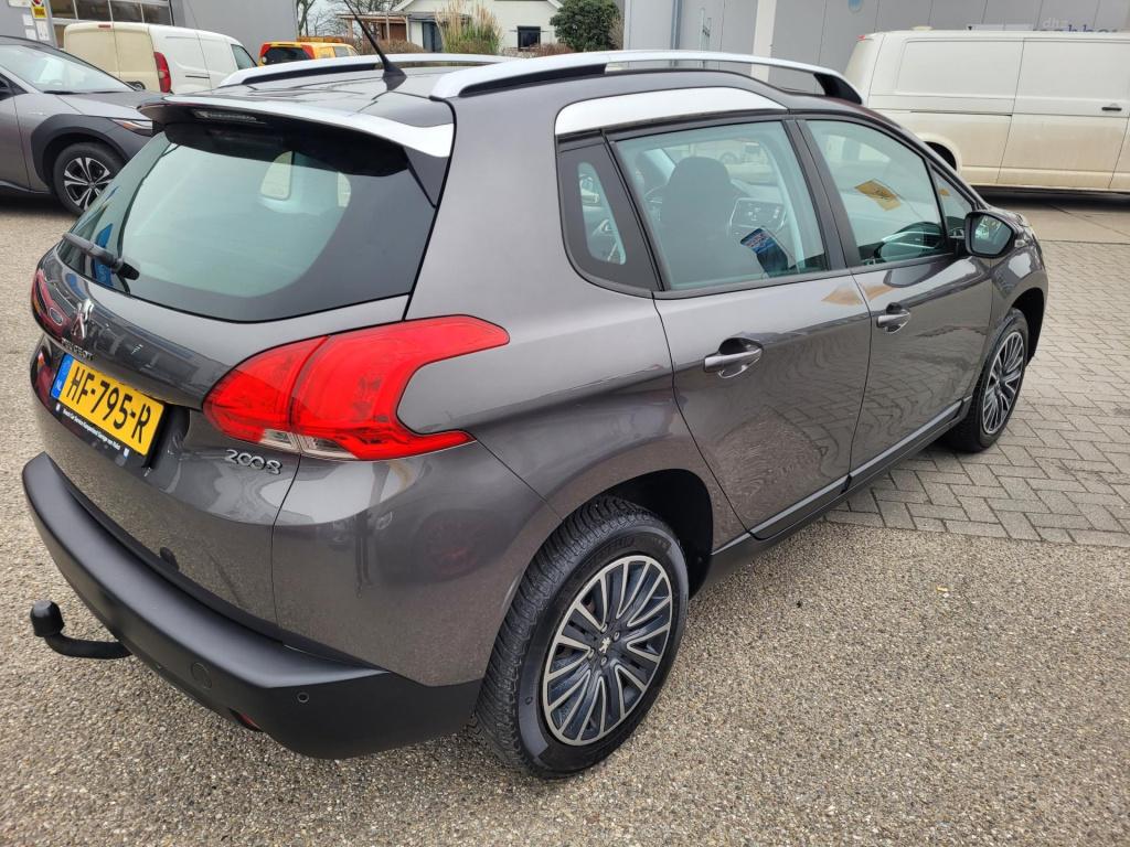 Peugeot 2008 1.2 puretech urban cross