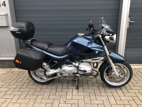 BMW R1150R Twinspark uit 2006 met slechts 29dkm, 3-delig kofferset €3250,-