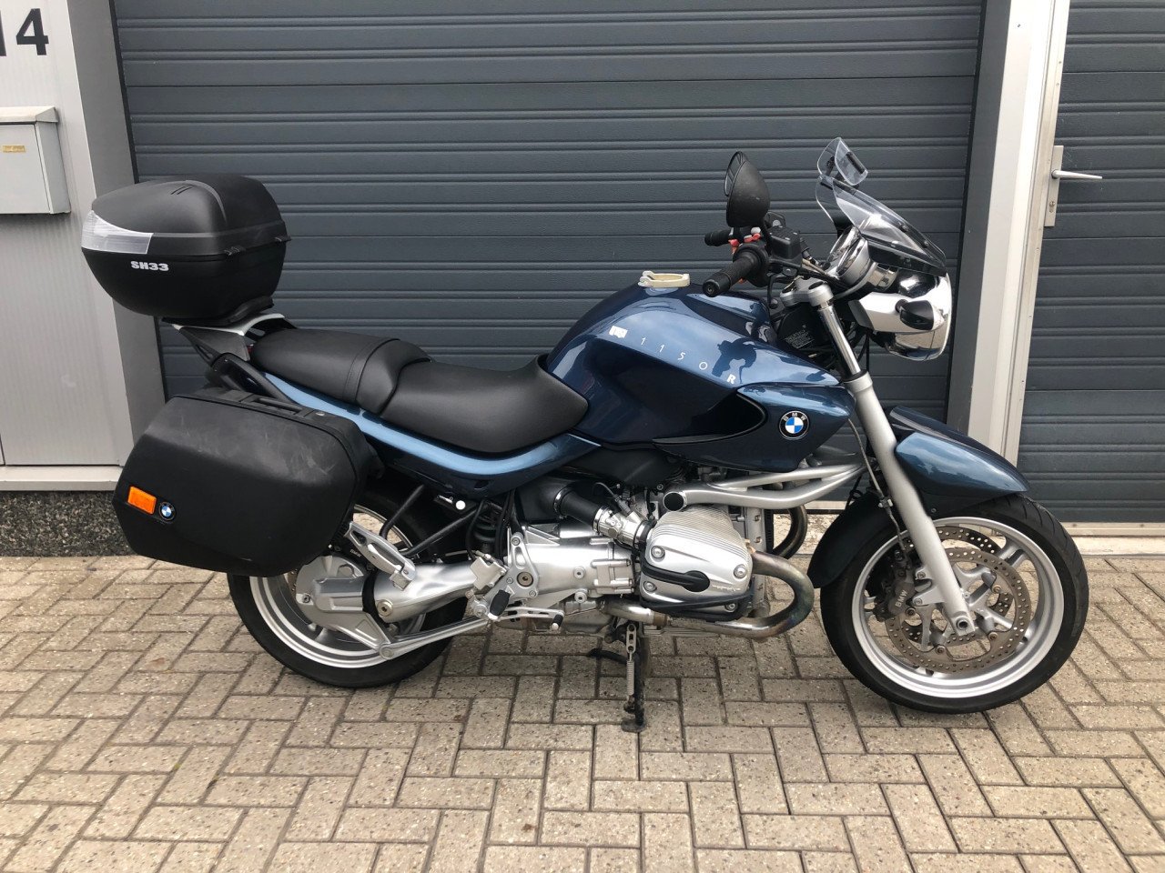 ***VERKOCHT*** BMW R1150R Twinspark uit 2006 met 29dkm, 3 koffers €3250,-
