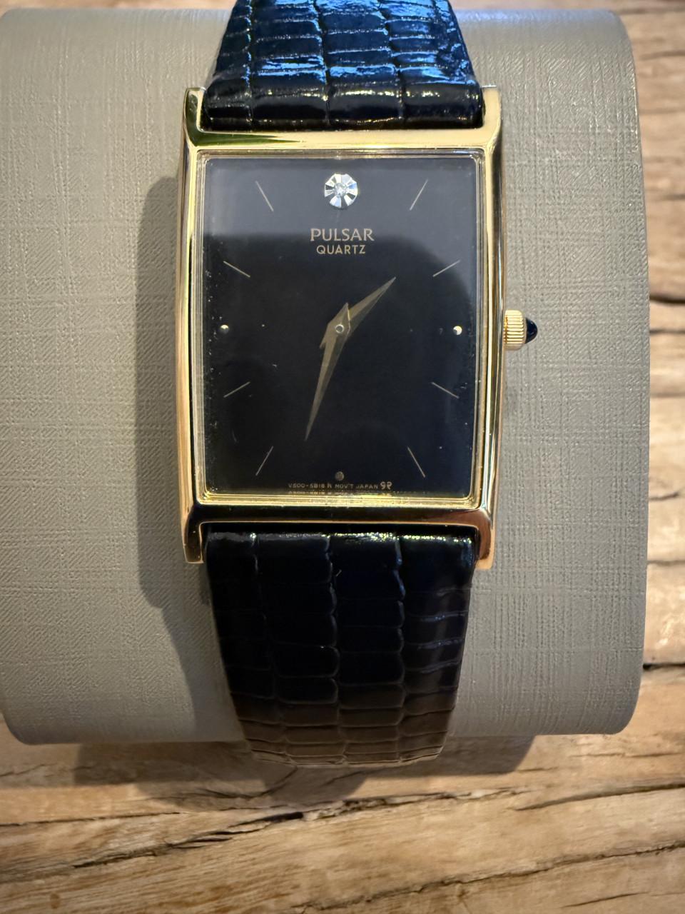 Seiko Quartz V500 5A70 New Old Stock