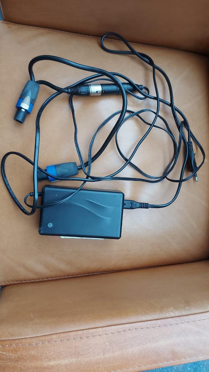 Van Raam onderdelen voor een duo-fiets, 2 accu's, oplader, voorwiel