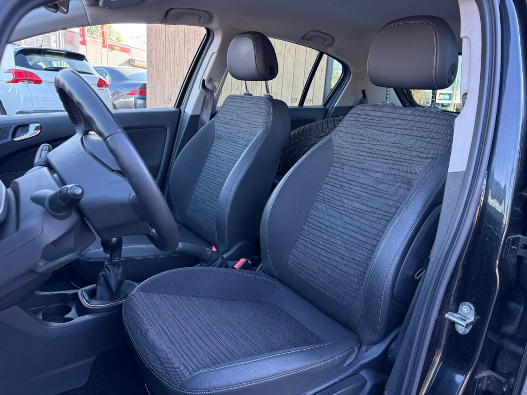 Opel Corsa 1.4-16v design edition