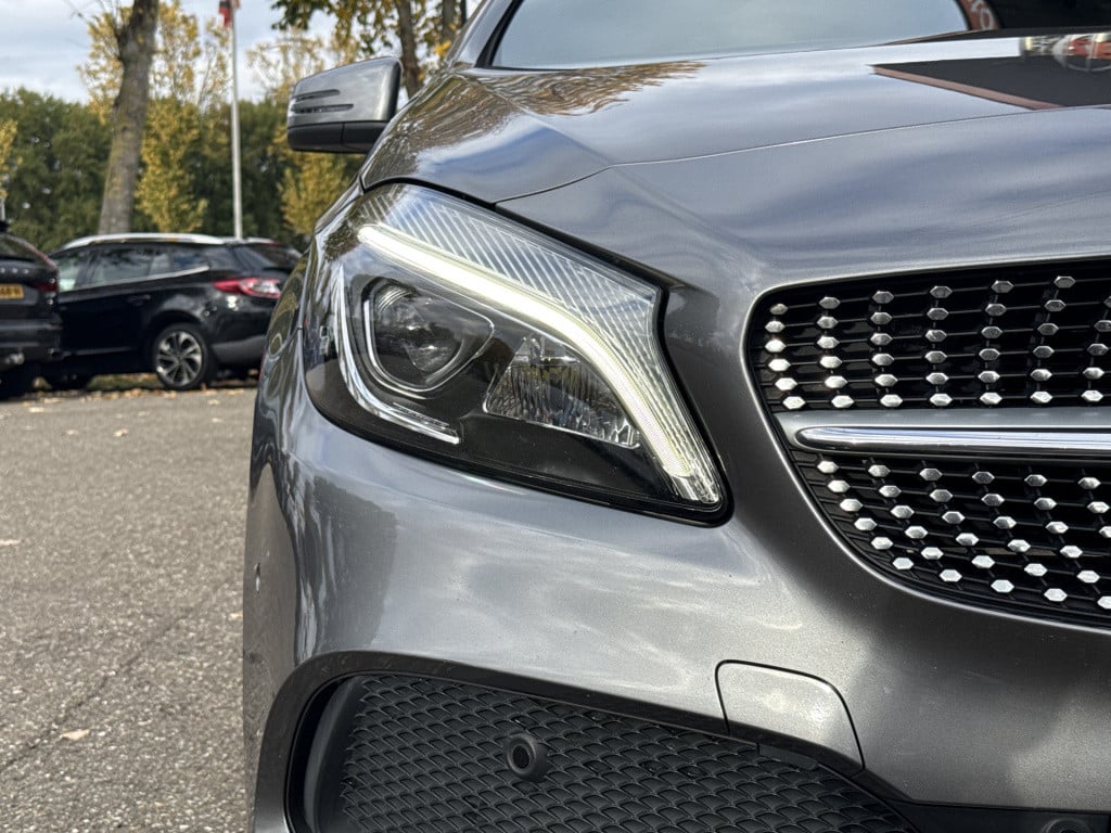 Mercedes-Benz A-Klasse 180 amg night edition plus | h&k | carplay | leder |