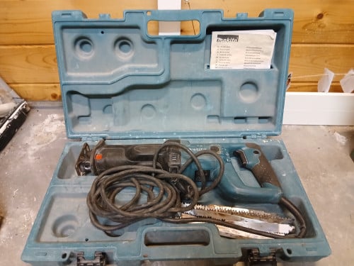Makita reciprozaag 1010W in koffer