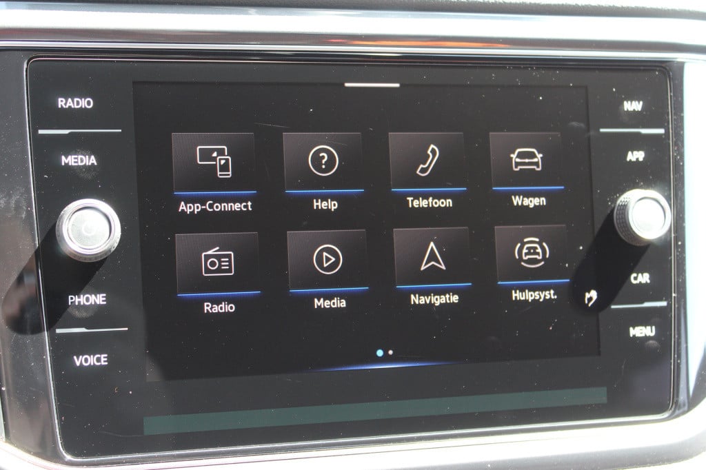 Volkswagen T-roc 1.5 tsi r-line | acc | navi | camera | dsg | trekhaak