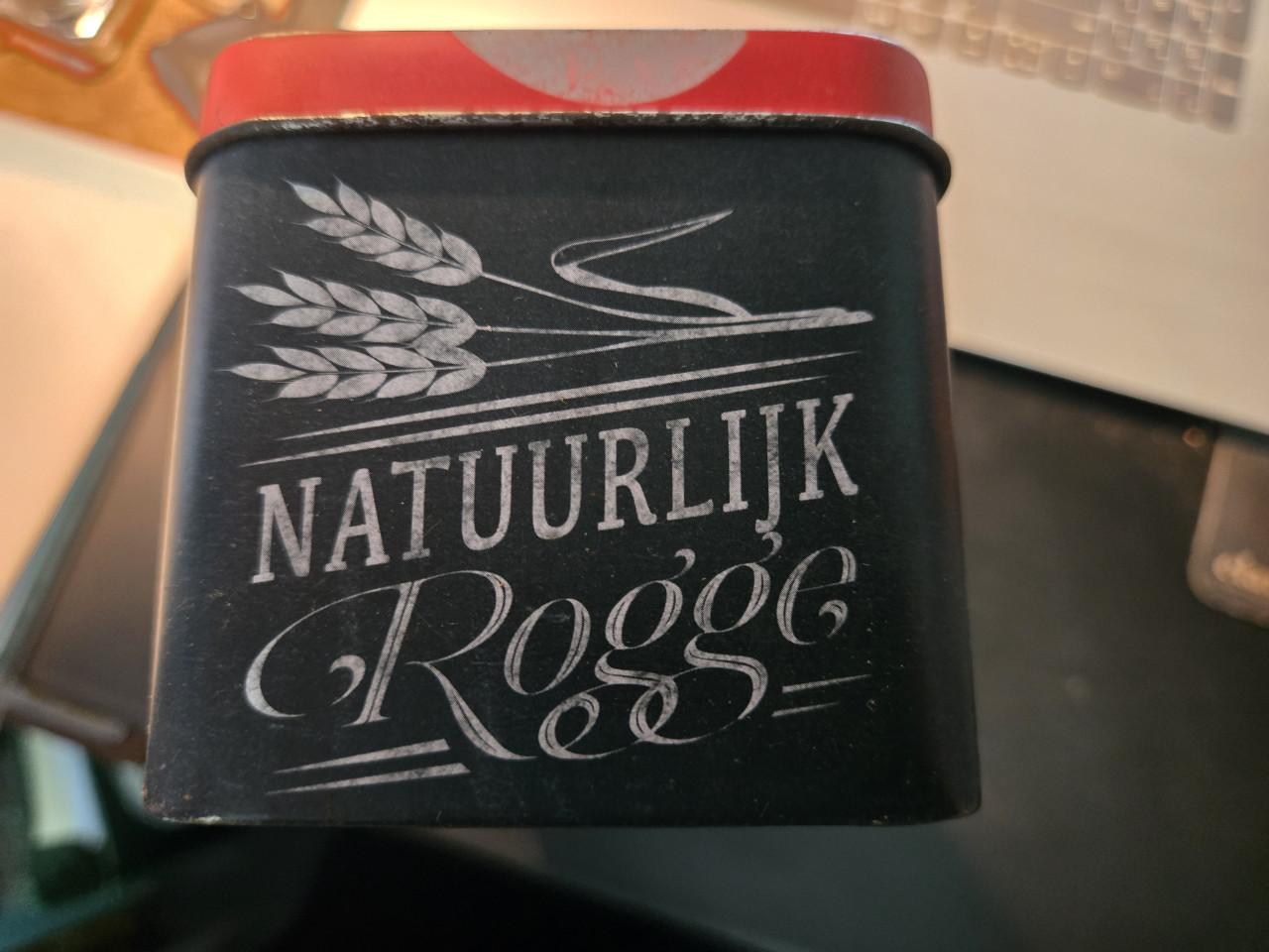 Peijnenburg ontbijtkoekblik met een kenmerkend zwart krijtbordontwerp