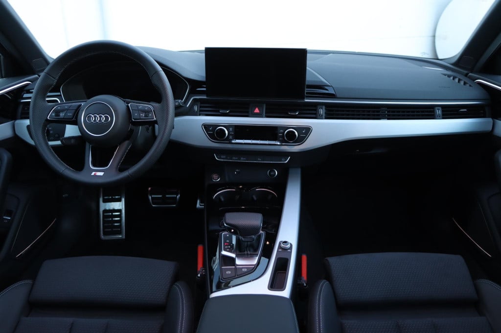 Audi A4 avant 35 tfsi s edition competition