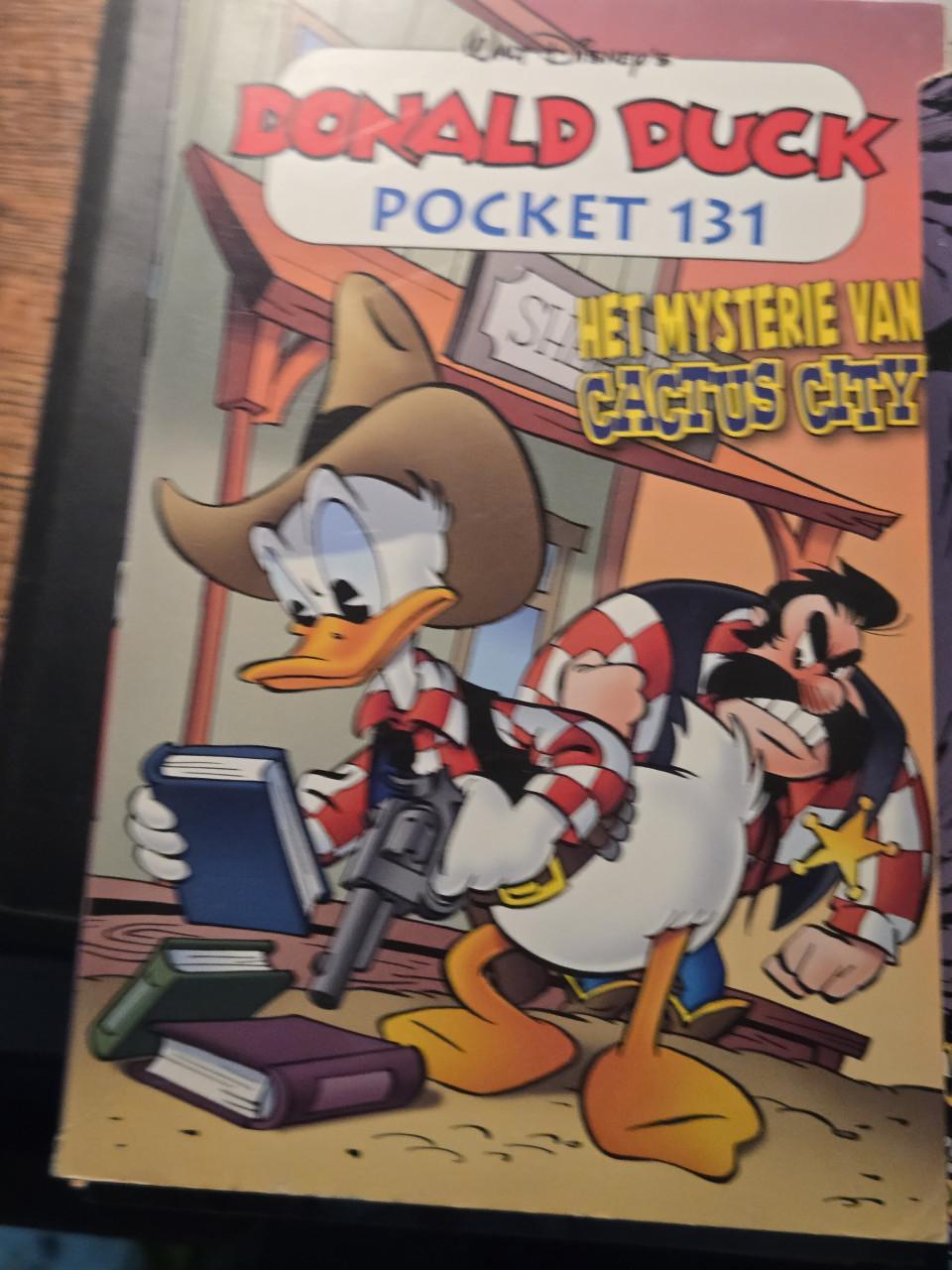 Donald Duck Pockets 12 stuks.  In nette gelezen staat.