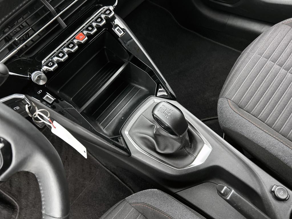 Peugeot 208 82 pk active pack | rijklaar | apple carplay | lichtmetalen vel