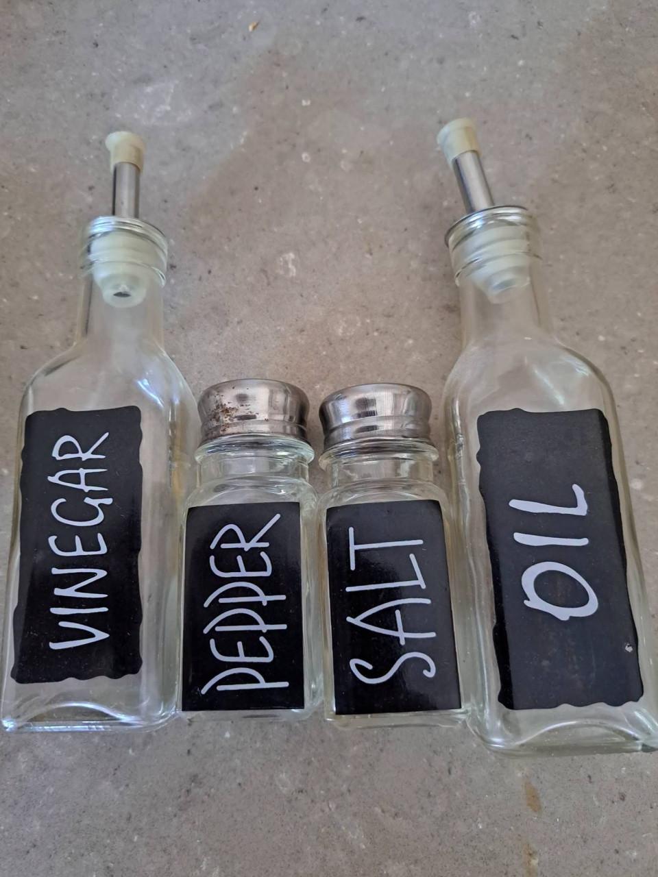 Rieten flessendrager zout/peper oil/vinegar