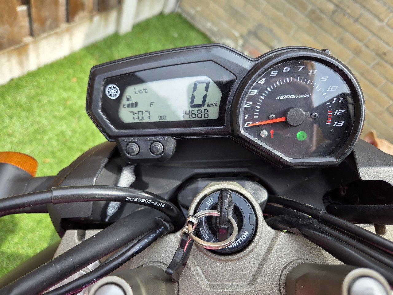 Yamaha XJ6 met weinig km te koop!